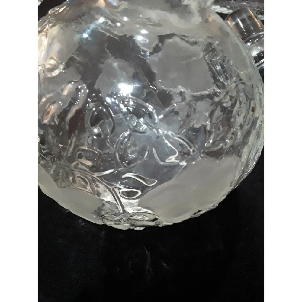 Classic Etched Decanter With Stopper